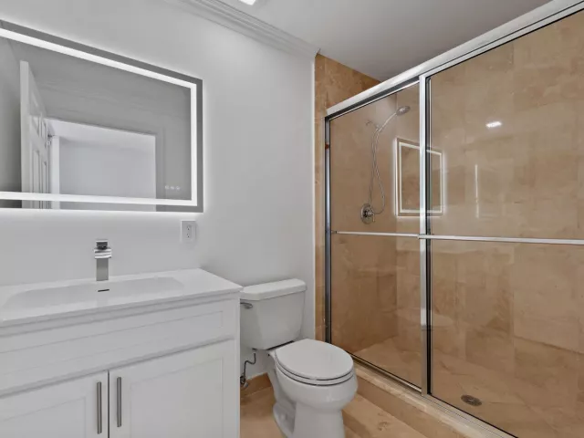 3-bedroom condo for sale in Fort Lauderdale - 100 S Birch Road 1604 - MondialRealty
