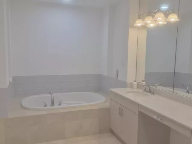 3-bedroom home for rent in Fort Lauderdale - 71 Isle Of Venice Drive 71 - MondialRealty