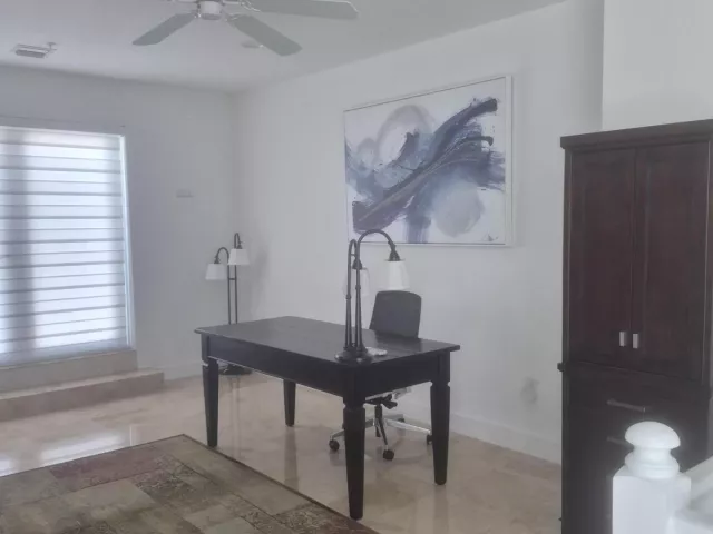 3-bedroom home for rent in Fort Lauderdale - 71 Isle Of Venice Drive 71 - MondialRealty