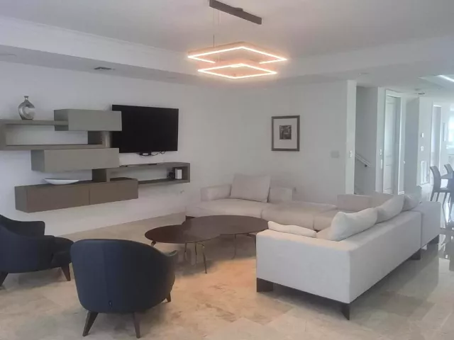 3-bedroom home for rent in Fort Lauderdale - 71 Isle Of Venice Drive 71 - MondialRealty