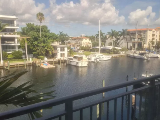 3-bedroom home for rent in Fort Lauderdale - 71 Isle Of Venice Drive 71 - MondialRealty