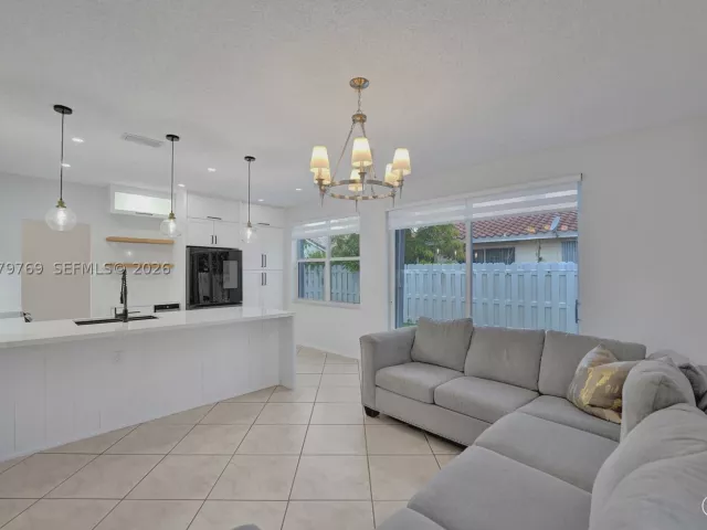 4-bedroom home for sale in Pembroke Pines - 16227 NW 19th St - MondialRealty