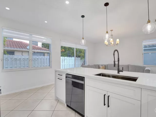 4-bedroom home for sale in Pembroke Pines - 16227 NW 19th St - MondialRealty
