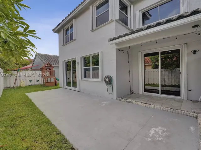4-bedroom home for sale in Pembroke Pines - 16227 NW 19th St - MondialRealty