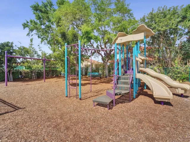 4-bedroom home for sale in Pembroke Pines - 16227 NW 19th St - MondialRealty