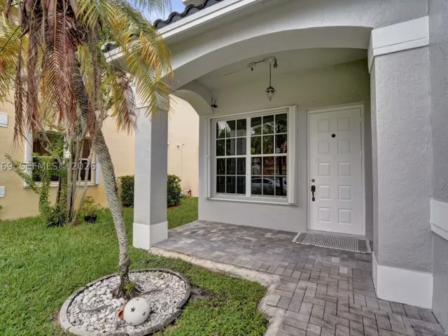 4-bedroom home for sale in Pembroke Pines - 16227 NW 19th St - MondialRealty