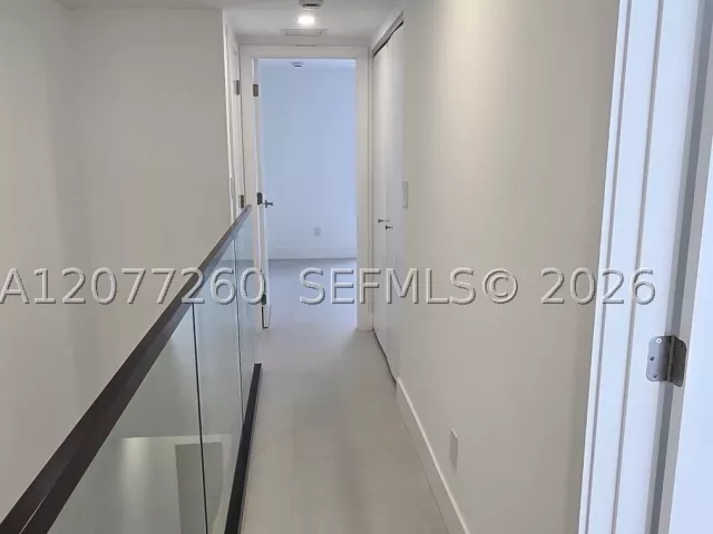 2-bedroom home for rent in Key Biscayne - 226 Sea View Dr 105 - MondialRealty