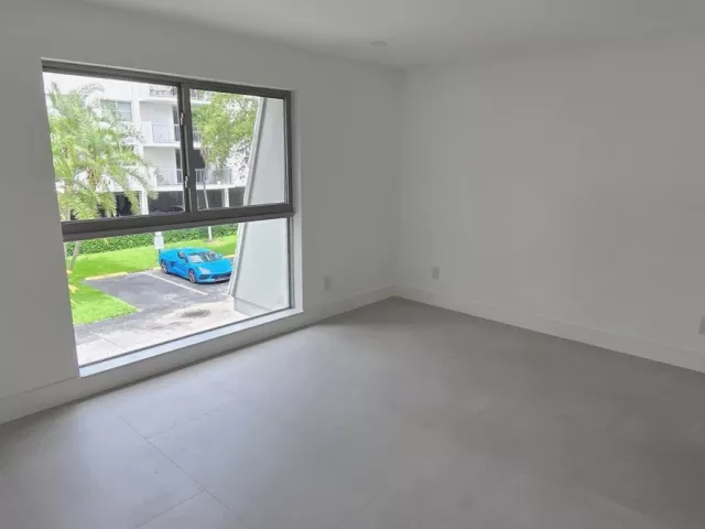 2-bedroom home for rent in Key Biscayne - 226 Sea View Dr 105 - MondialRealty