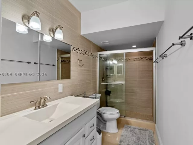 3-bedroom condo for sale in Hallandale Beach - 1950 S Ocean Dr 4E - MondialRealty