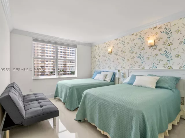 3-bedroom condo for sale in Hallandale Beach - 1950 S Ocean Dr 4E - MondialRealty