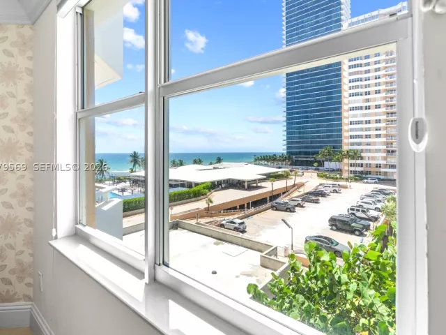 3-bedroom condo for sale in Hallandale Beach - 1950 S Ocean Dr 4E - MondialRealty