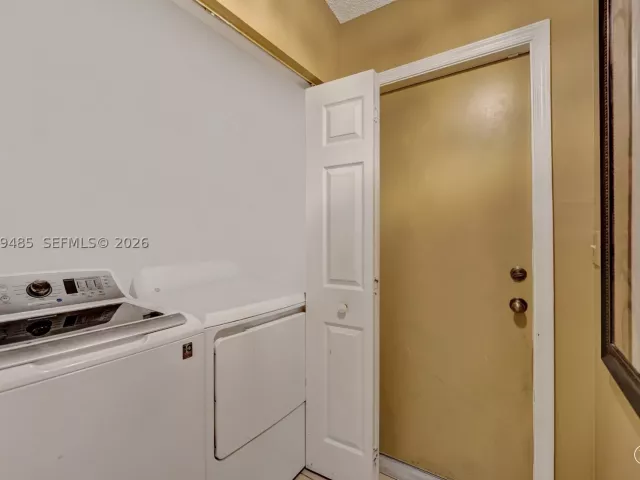 3-bedroom home for sale in Pembroke Pines - 774 SW 120th Ave - MondialRealty