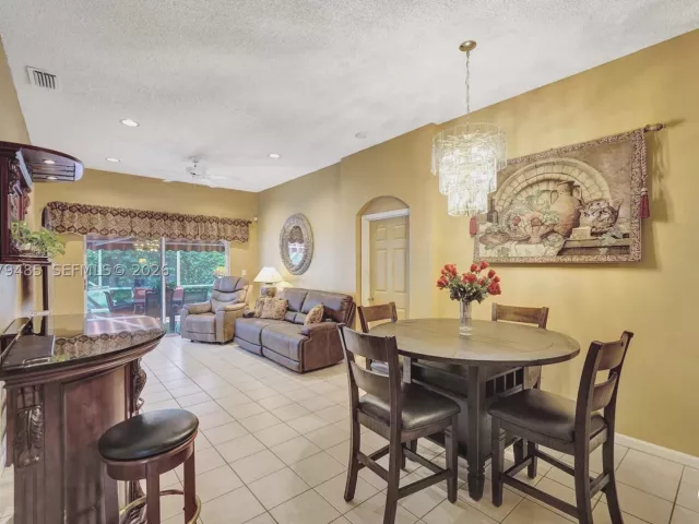 3-bedroom home for sale in Pembroke Pines - 774 SW 120th Ave - MondialRealty