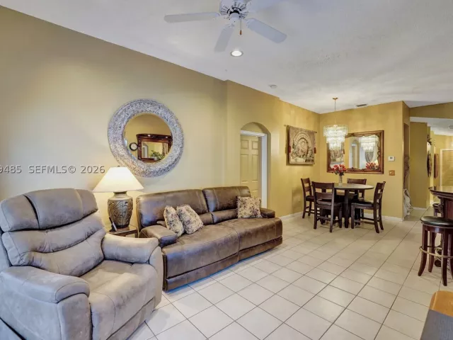 3-bedroom home for sale in Pembroke Pines - 774 SW 120th Ave - MondialRealty