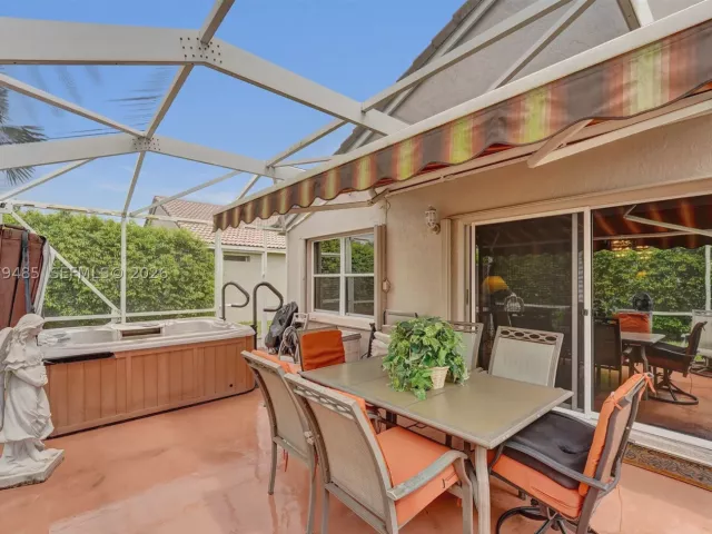 3-bedroom home for sale in Pembroke Pines - 774 SW 120th Ave - MondialRealty