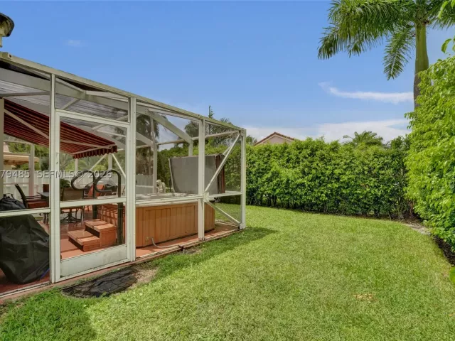 3-bedroom home for sale in Pembroke Pines - 774 SW 120th Ave - MondialRealty