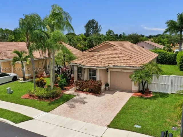 3-bedroom home for sale in Pembroke Pines - 774 SW 120th Ave - MondialRealty