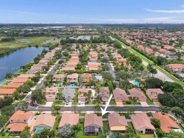 3-bedroom home for sale in Pembroke Pines - 774 SW 120th Ave - MondialRealty