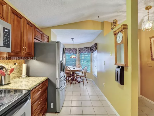 3-bedroom home for sale in Pembroke Pines - 774 SW 120th Ave - MondialRealty
