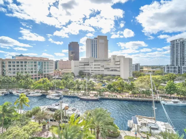 2-bedroom condo for rent in Fort Lauderdale - 333 Las Olas Way 1204 - MondialRealty