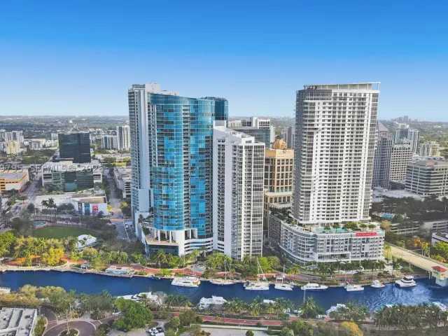 2-bedroom condo for rent in Fort Lauderdale - 333 Las Olas Way 1204 - MondialRealty
