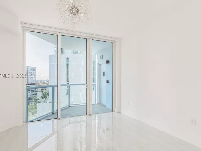2-bedroom condo for rent in Fort Lauderdale - 333 Las Olas Way 1204 - MondialRealty