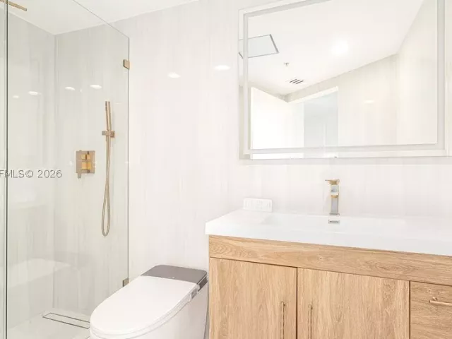 2-bedroom condo for rent in Fort Lauderdale - 333 Las Olas Way 1204 - MondialRealty