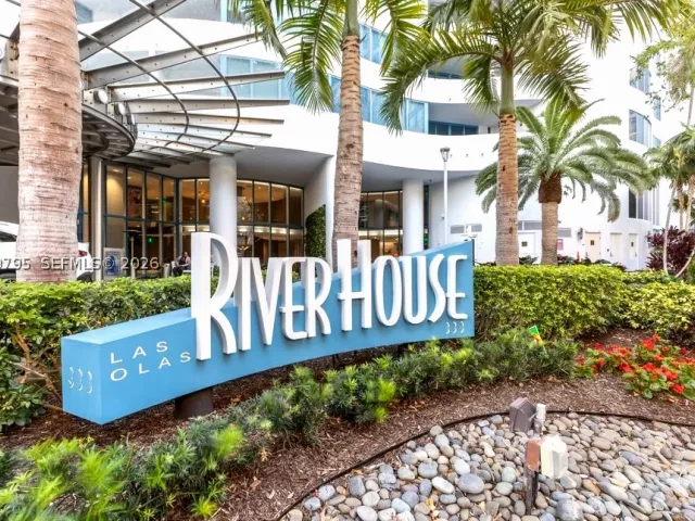 2-bedroom condo for rent in Fort Lauderdale - 333 Las Olas Way 1204 - MondialRealty