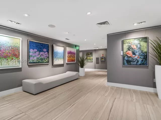 2-bedroom condo for rent in Fort Lauderdale - 333 Las Olas Way 1204 - MondialRealty