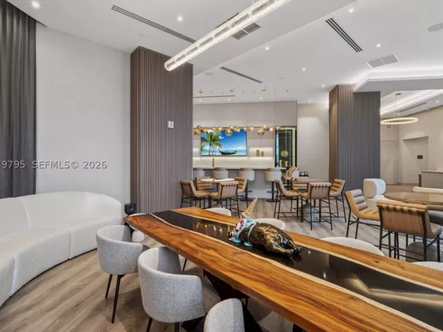 2-bedroom condo for rent in Fort Lauderdale - 333 Las Olas Way 1204 - MondialRealty