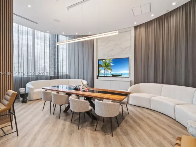 2-bedroom condo for rent in Fort Lauderdale - 333 Las Olas Way 1204 - MondialRealty