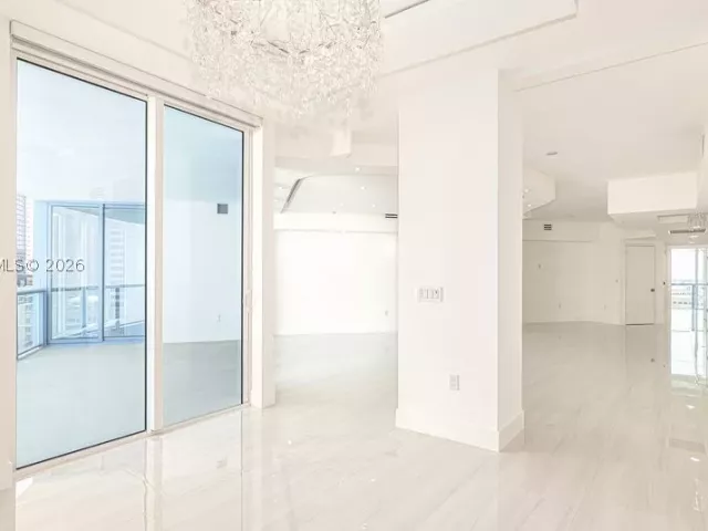 2-bedroom condo for rent in Fort Lauderdale - 333 Las Olas Way 1204 - MondialRealty