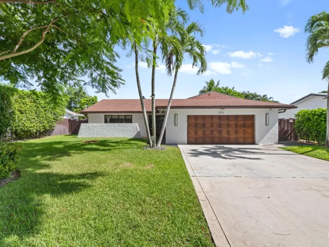 3-bedroom home for sale in Fort Lauderdale - 3291 NW 63RD Street - MondialRealty