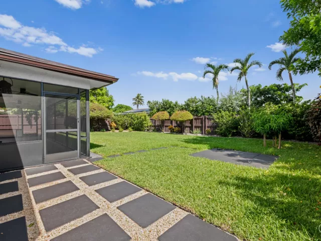 3-bedroom home for sale in Fort Lauderdale - 3291 NW 63RD Street - MondialRealty