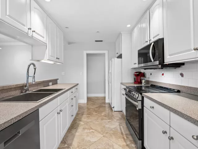 3-bedroom home for sale in Fort Lauderdale - 3291 NW 63RD Street - MondialRealty