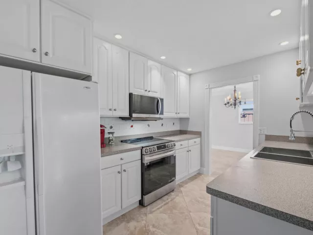 3-bedroom home for sale in Fort Lauderdale - 3291 NW 63RD Street - MondialRealty