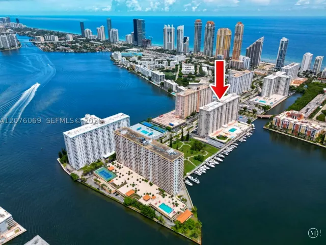 3-bedroom condo for sale in Sunny Isles Beach - 250 174th St 2304 - MondialRealty