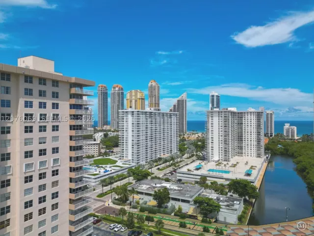 3-bedroom condo for sale in Sunny Isles Beach - 250 174th St 2304 - MondialRealty