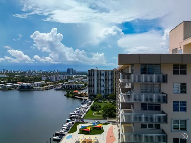 3-bedroom condo for sale in Sunny Isles Beach - 250 174th St 2304 - MondialRealty