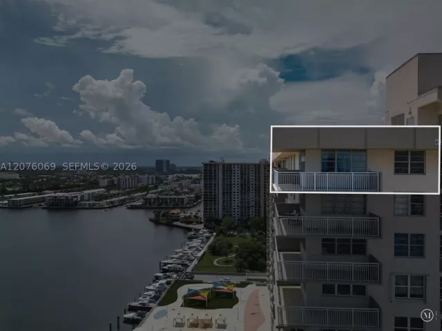 3-bedroom condo for sale in Sunny Isles Beach - 250 174th St 2304 - MondialRealty