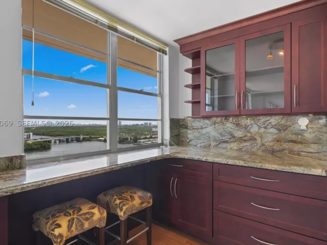 3-bedroom condo for sale in Sunny Isles Beach - 250 174th St 2304 - MondialRealty