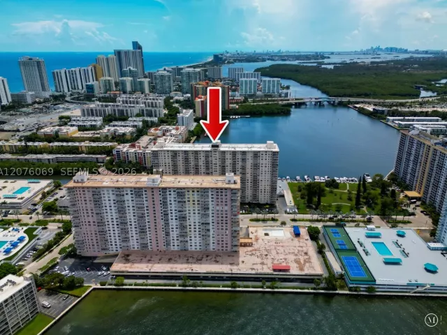 3-bedroom condo for sale in Sunny Isles Beach - 250 174th St 2304 - MondialRealty