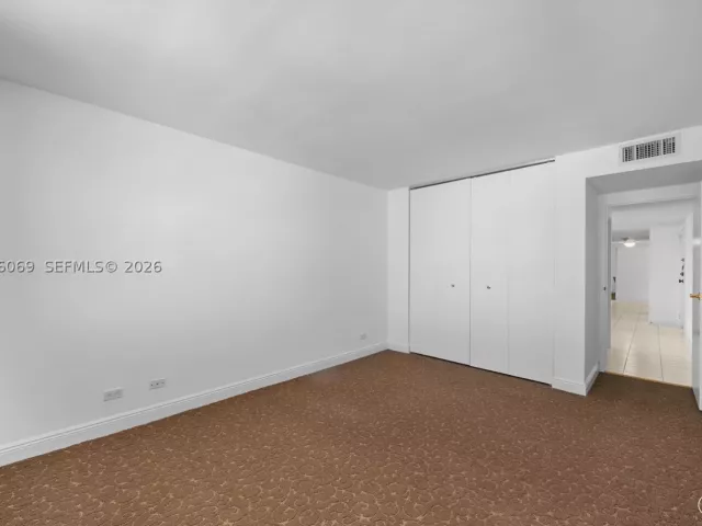 3-bedroom condo for sale in Sunny Isles Beach - 250 174th St 2304 - MondialRealty