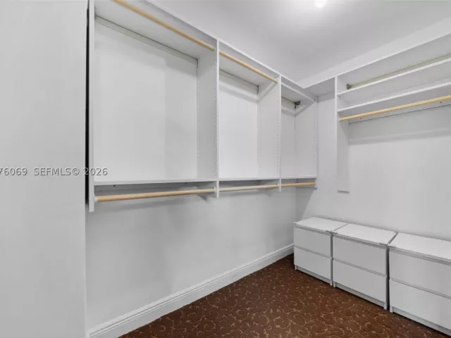 3-bedroom condo for sale in Sunny Isles Beach - 250 174th St 2304 - MondialRealty