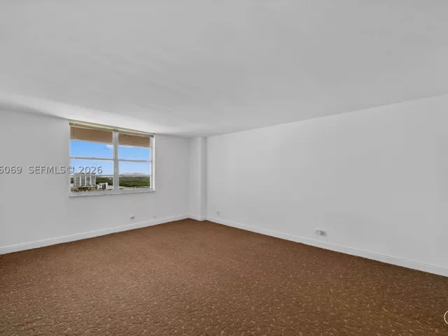 3-bedroom condo for sale in Sunny Isles Beach - 250 174th St 2304 - MondialRealty