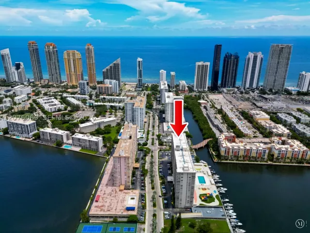 3-bedroom condo for sale in Sunny Isles Beach - 250 174th St 2304 - MondialRealty