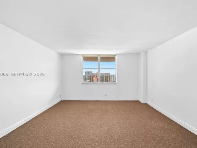 3-bedroom condo for sale in Sunny Isles Beach - 250 174th St 2304 - MondialRealty