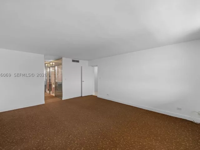 3-bedroom condo for sale in Sunny Isles Beach - 250 174th St 2304 - MondialRealty