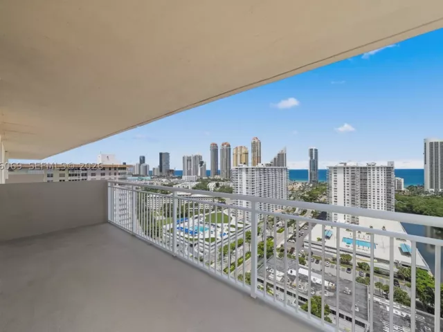 3-bedroom condo for sale in Sunny Isles Beach - 250 174th St 2304 - MondialRealty