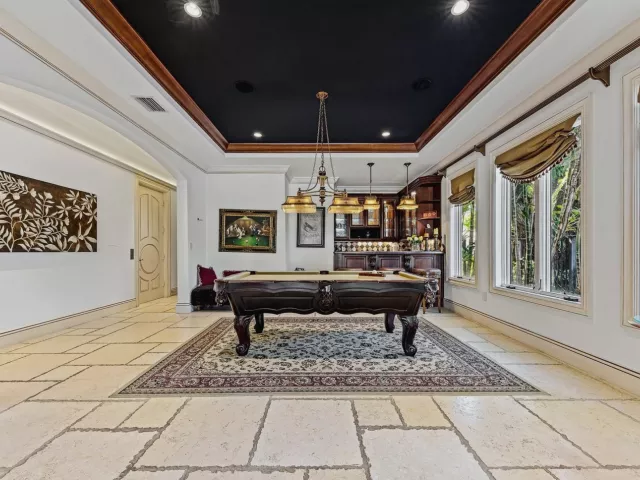 7-bedroom home for rent in Fort Lauderdale - 42 Nurmi Drive - MondialRealty